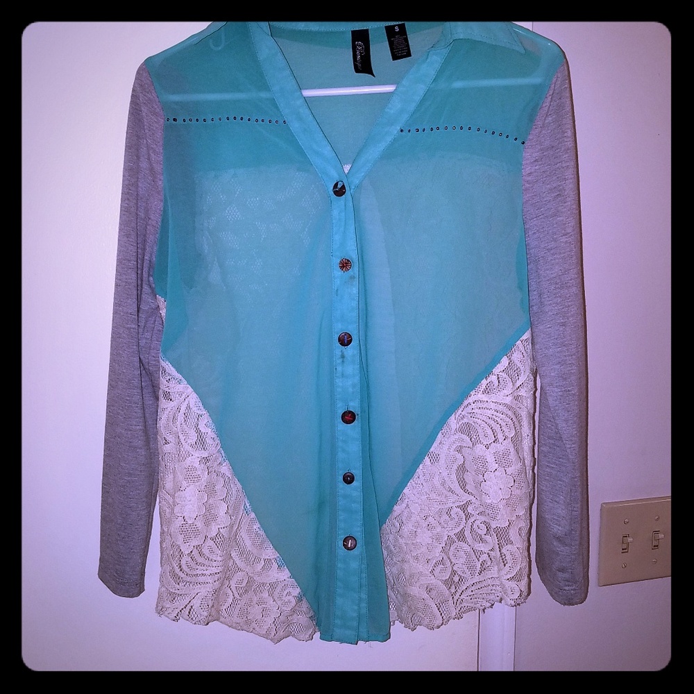 BKE Boutique lace top